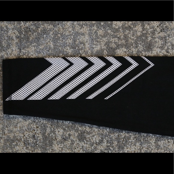 *GIVEN AS FREE GIFT W/ PURCHASE** - Picture 2 of 3